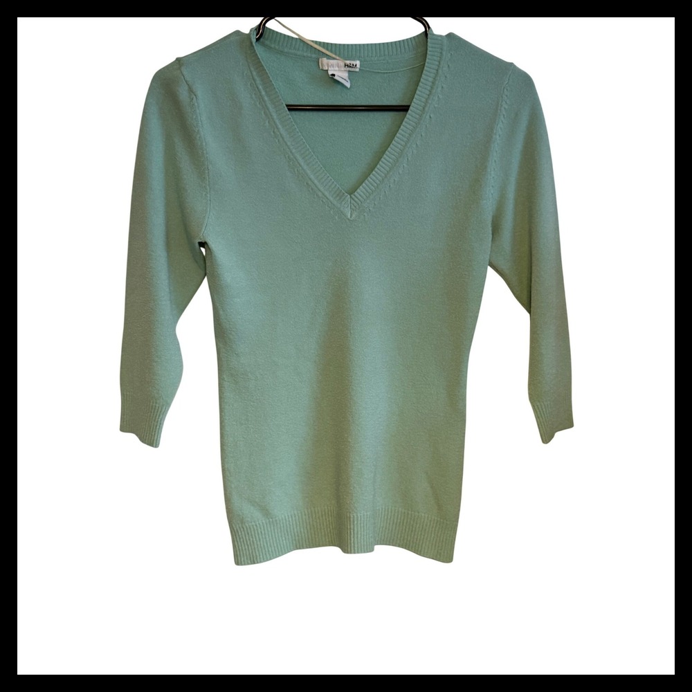 H&M Light Green V Neck 3/4 Sleeve Knit Sweater Top Size S